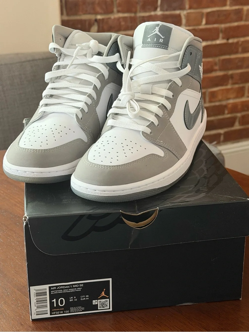 Air Jordan 1 Mid SE “Cool Grey” - Picture 1 of 6